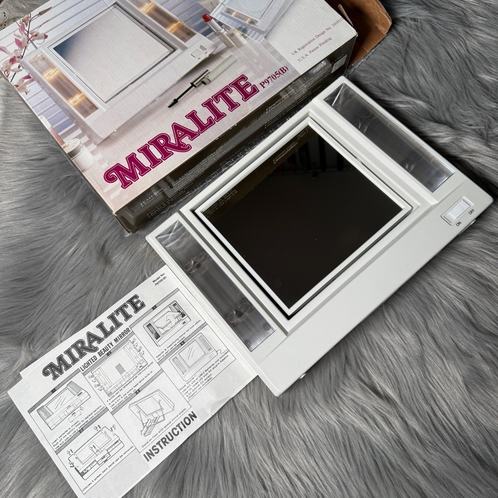 Vintage MIRALITE Lighted Makeup Mirror